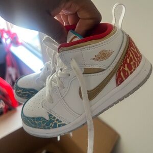 Nike Air Jordan 1 Mid SS ‘Nc TO Chicago’ Kids Sneakers